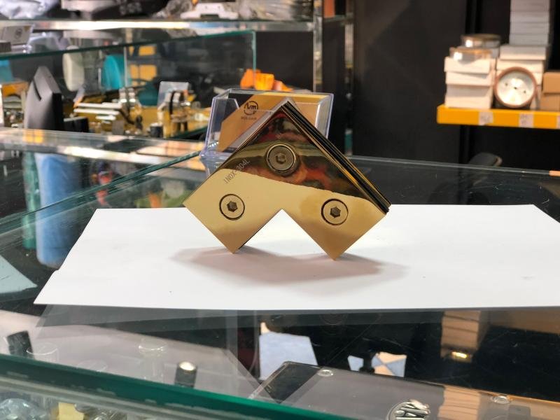 L P 304 GOLD